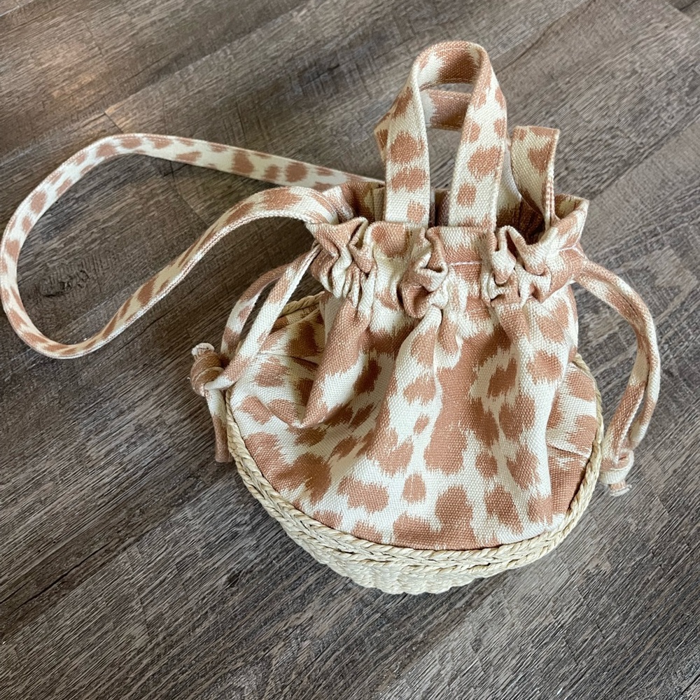 NWOT Aerie straw bottom bucket bag - Picture 2 of 11